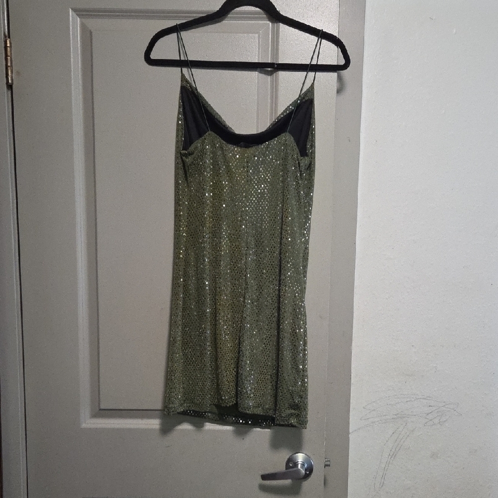 Popular Basics Elegant Black Garment - Picture 4 of 5